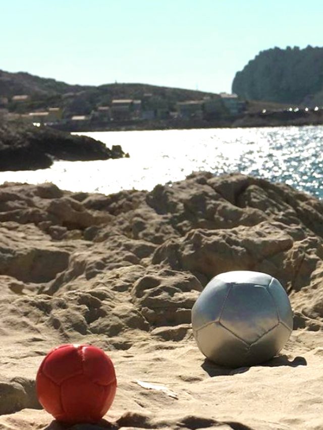 Soleil et Boules en Corse